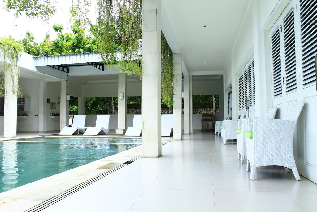 Villa Putih Lovina Exterior photo