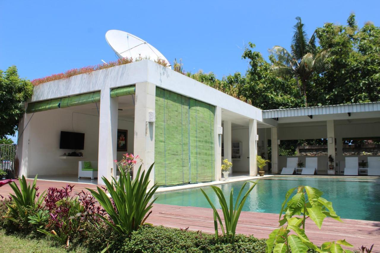 Villa Putih Lovina Exterior photo