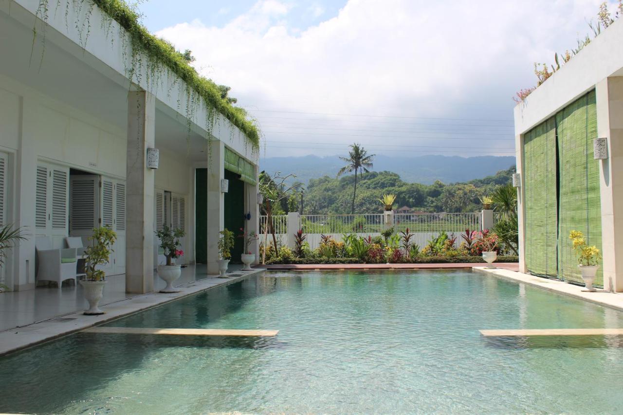 Villa Putih Lovina Exterior photo